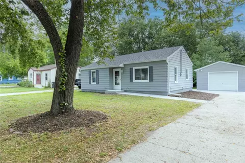 4031 15th St, Des Moines, IA 50313