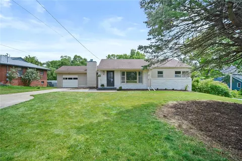 7788 Harbach Blvd, Clive, IA 50325