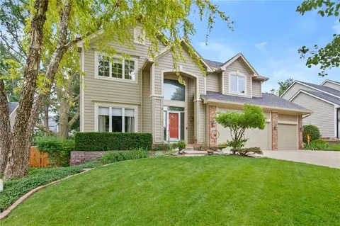134 56th Pl, West Des Moines, IA 50266