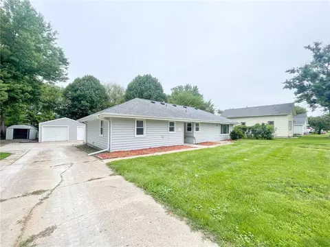 508 N 5th St, Indianola, IA 50125
