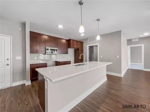 9065 Bishop Dr #218, West Des Moines, IA 50266