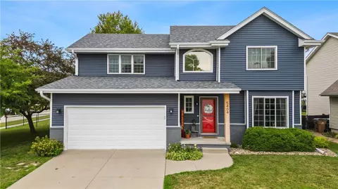 5404 NW 90th St, Johnston, IA 50131