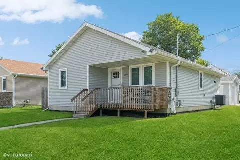 2305 E 38th Ct, Des Moines, IA 50317