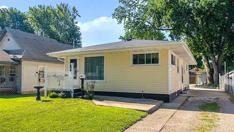 2321 Lyon St, Des Moines, IA 50317