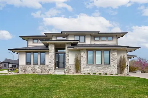 1621 NE Vista Ct, Ankeny, IA 50021