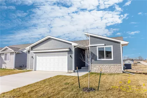 105 S Valley View Dr, Norwalk, IA 50211