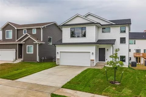 4719 167th St, Urbandale, IA 50323