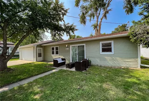 403 12 15th St, Dallas Center, IA 50063