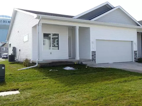 9668 Crestview Dr, West Des Moines, IA 50266