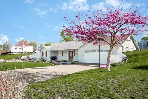 162 Terrace Dr, Otley, IA 50214