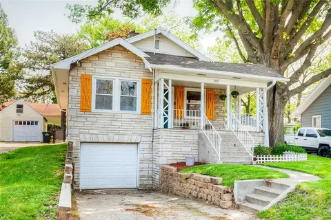 1615 E 32nd St, Des Moines, IA 50317