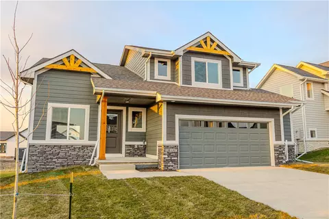 18147 Alpine Dr, Clive, IA 50325