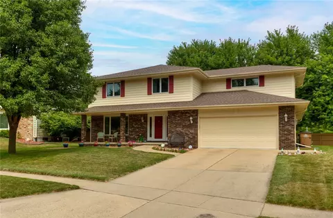 509 51st St, West Des Moines, IA 50265