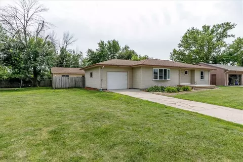300 8th Ave, Slater, IA 50244