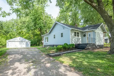 3838 E 29th St, Des Moines, IA 50317