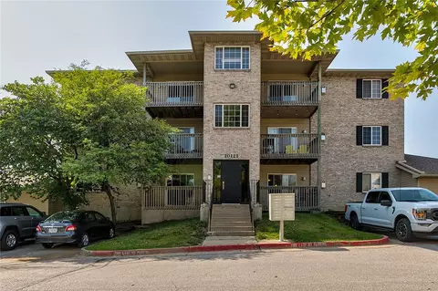 10121 Sutton Dr #2, Urbandale, IA 50322