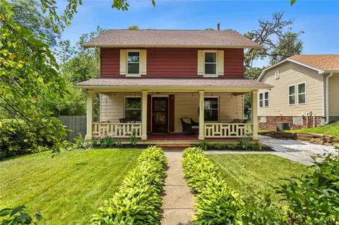 662 26th St, Des Moines, IA 50312