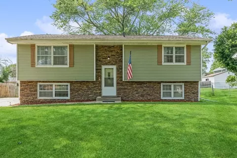 624 S Hickory Blvd, Pleasant Hill, IA 50327