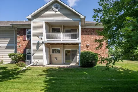 2119 NW 159th St #33, Clive, IA 50325