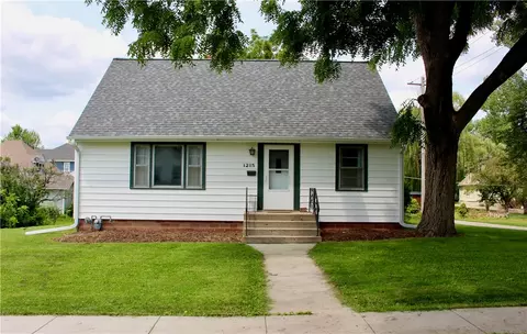 1215 5th St, Boone, IA 50036