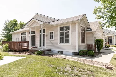 2320 Valley Ridge Pl, West Des Moines, IA 50265