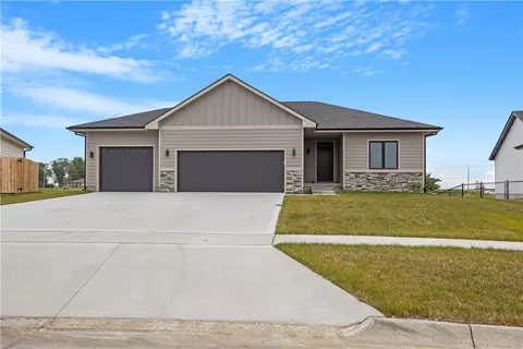 3203 NW 27th Cir, Ankeny, IA 50023