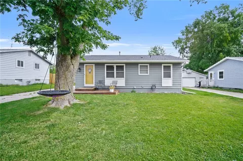 4705 Wakonda Dr, Norwalk, IA 50211