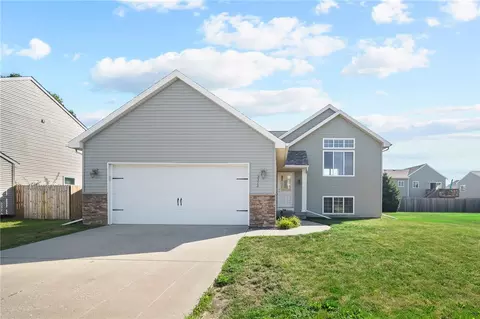 3313 Poplar Dr SW, Bondurant, IA 50035