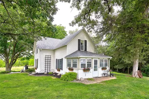 33499 Houston Trl, Earlham, IA 50072