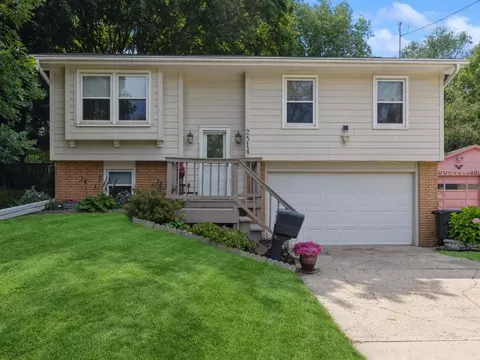 2514 54th St, Des Moines, IA 50310