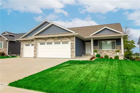 1822 Crabapple Ln, Granger, IA 50109