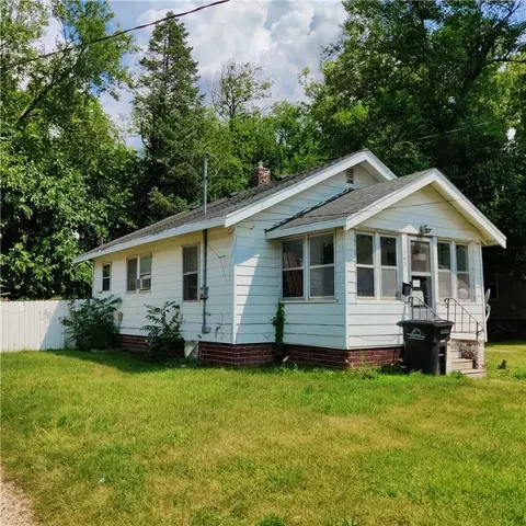 1343 Hutton St, Des Moines, IA 50316