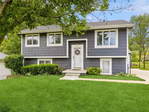 303 Division Ave, Van Meter, IA 50261