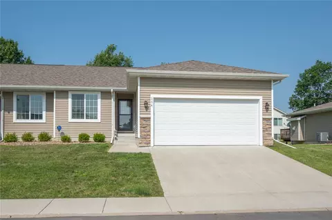 114 SE Sugarberry Ln, Pleasant Hill, IA 50327