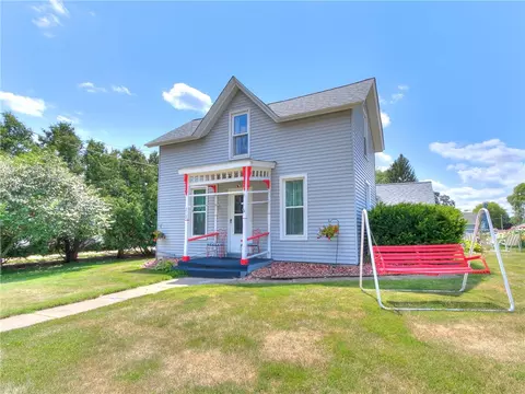 212 Elm Ave NW, Mitchellville, IA 50169