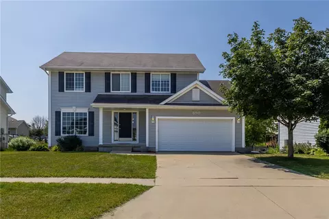 690 SE Prairie Park Ln, Waukee, IA 50263