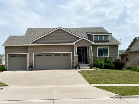4127 144th Cir, Urbandale, IA 50323