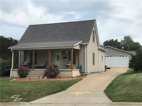 713 W Jefferson St, Knoxville, IA 50138