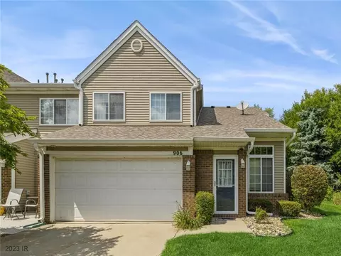 6855 Woodland Ave #906, West Des Moines, IA 50266