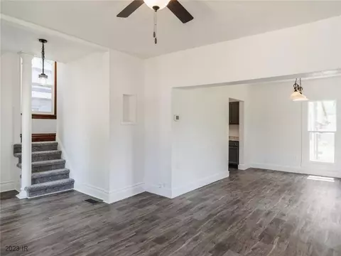 1015 1st Ave W, Newton, IA 50208