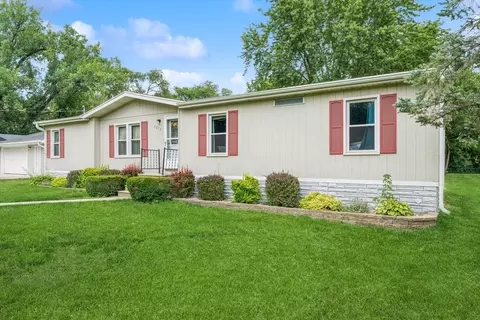 4275 NE 32nd Ct, Des Moines, IA 50317