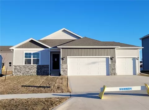 1125 Bel Aire Ct, Waukee, IA 50263