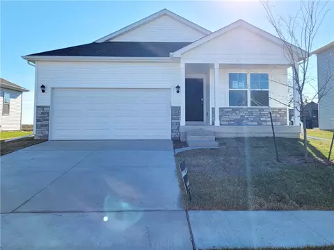 1134 35th St SW, Altoona, IA 50009