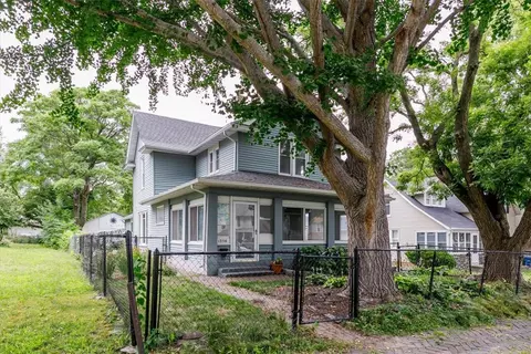 1356 E 13th St, Des Moines, IA 50316