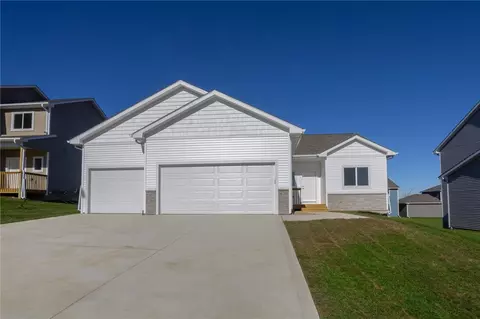 625 Plainside Ave, Norwalk, IA 50211