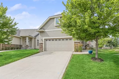 645 65th Pl #111, West Des Moines, IA 50266