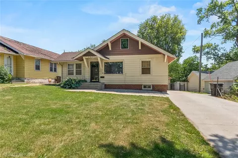 4604 Waveland Ct, Des Moines, IA 50312