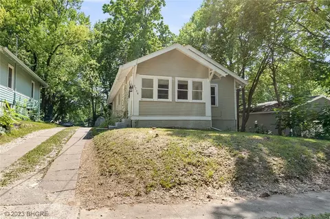 2736 Mondamin Ave, Des Moines, IA 50310