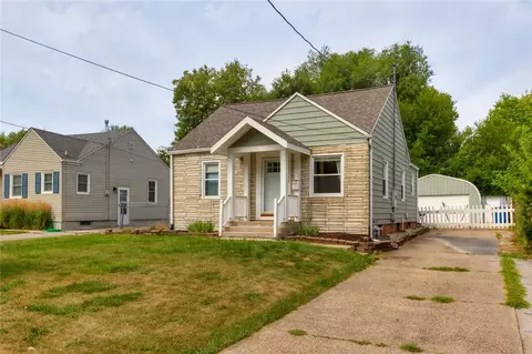 2416 47th St, Des Moines, IA 50310