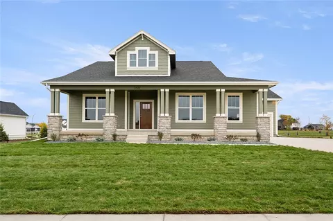 350 N 38th St, Cumming, IA 50061